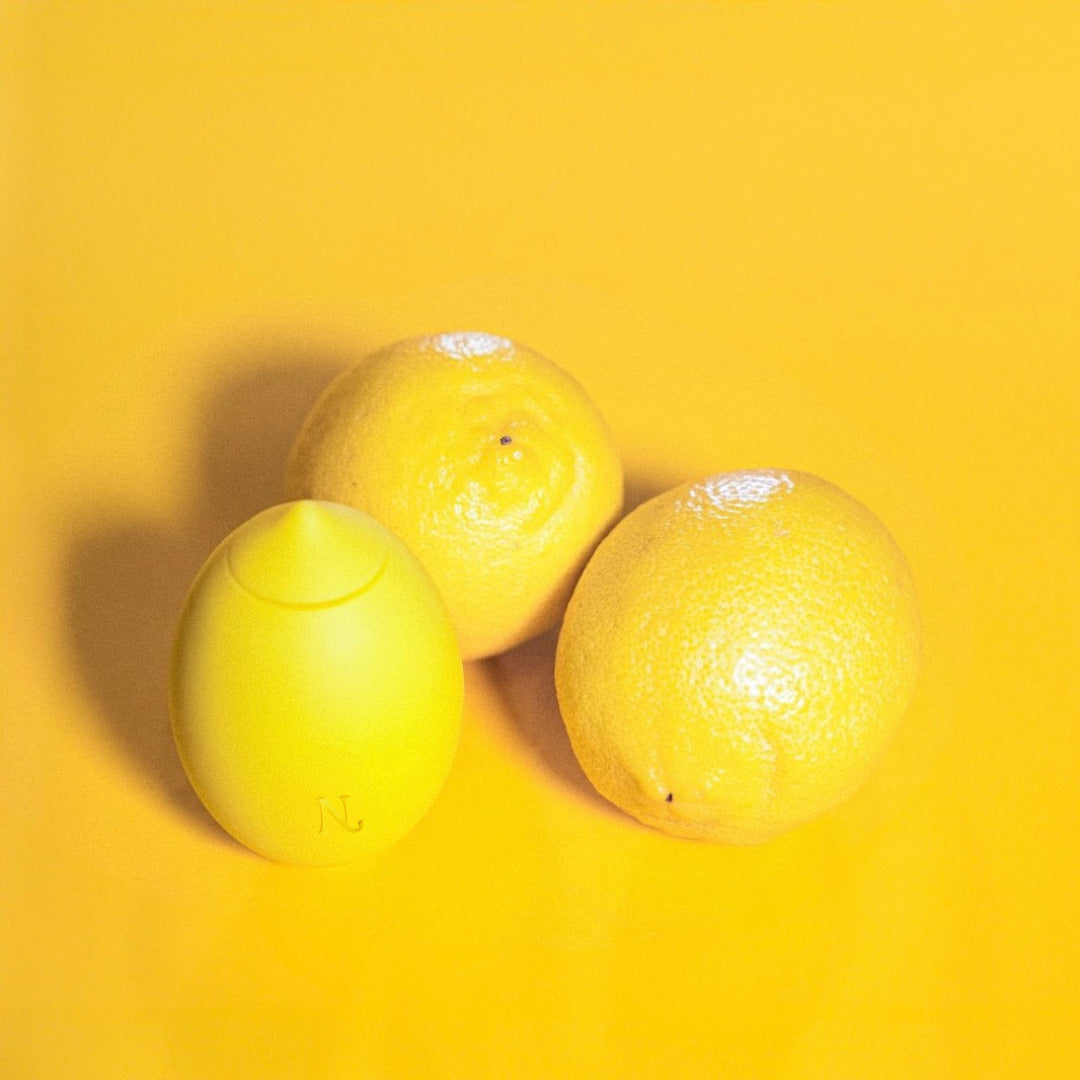 Lemon Vibrador Clitoral — en mano